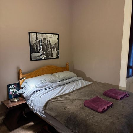 Central Room In Historic Tenement Shared Apartment Near Old Town Edinburgh Bagian luar foto