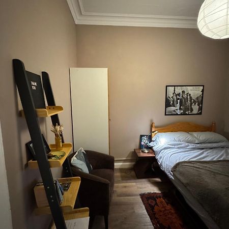 Central Room In Historic Tenement Shared Apartment Near Old Town Edinburgh Bagian luar foto