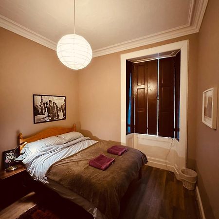 Central Room In Historic Tenement Shared Apartment Near Old Town Edinburgh Bagian luar foto